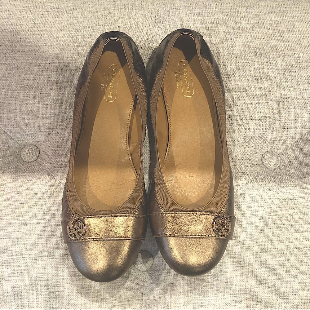 NEW in box Coach Chelsey Gold Leather Flats - 6.5M